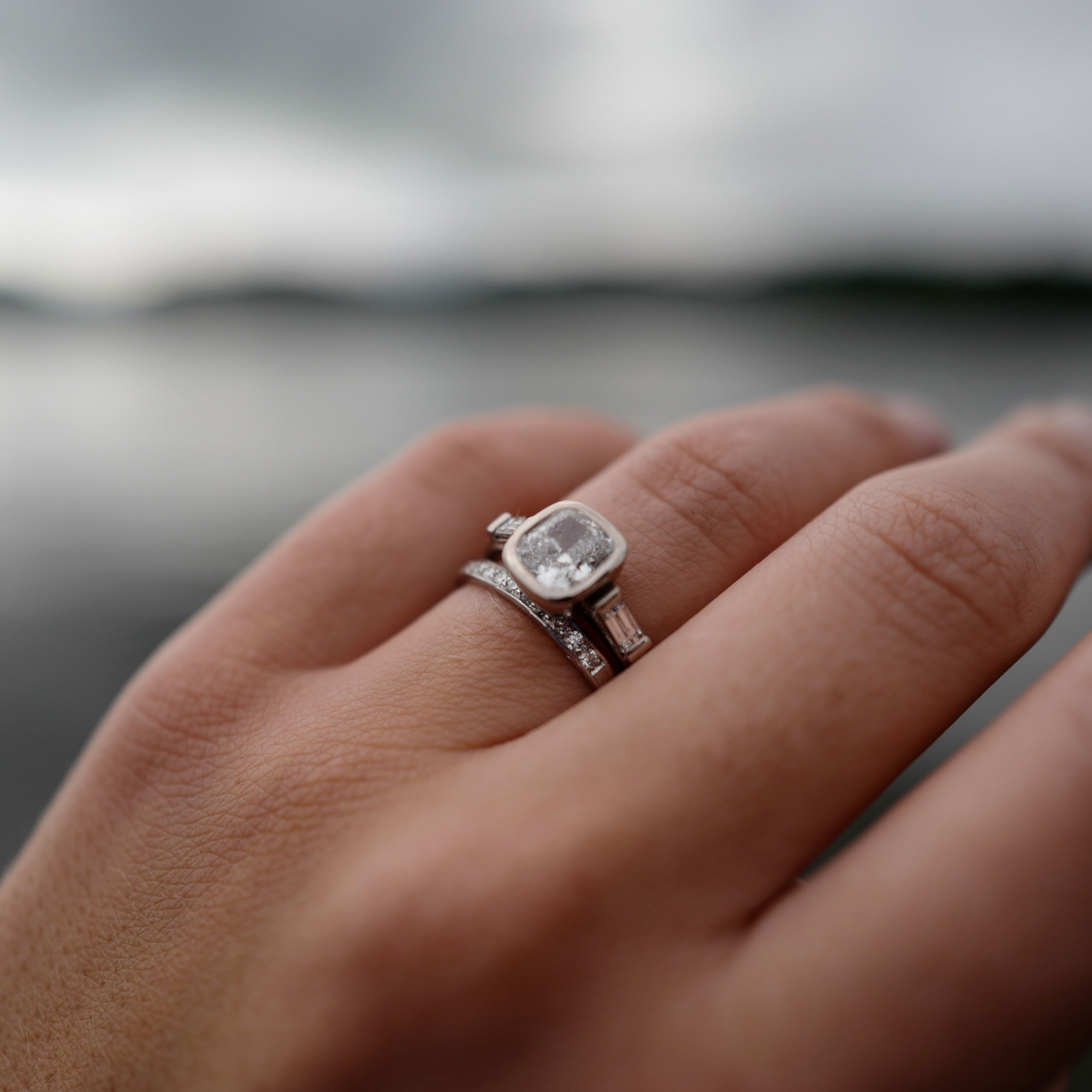 VIDA White Gold Diamond Ring