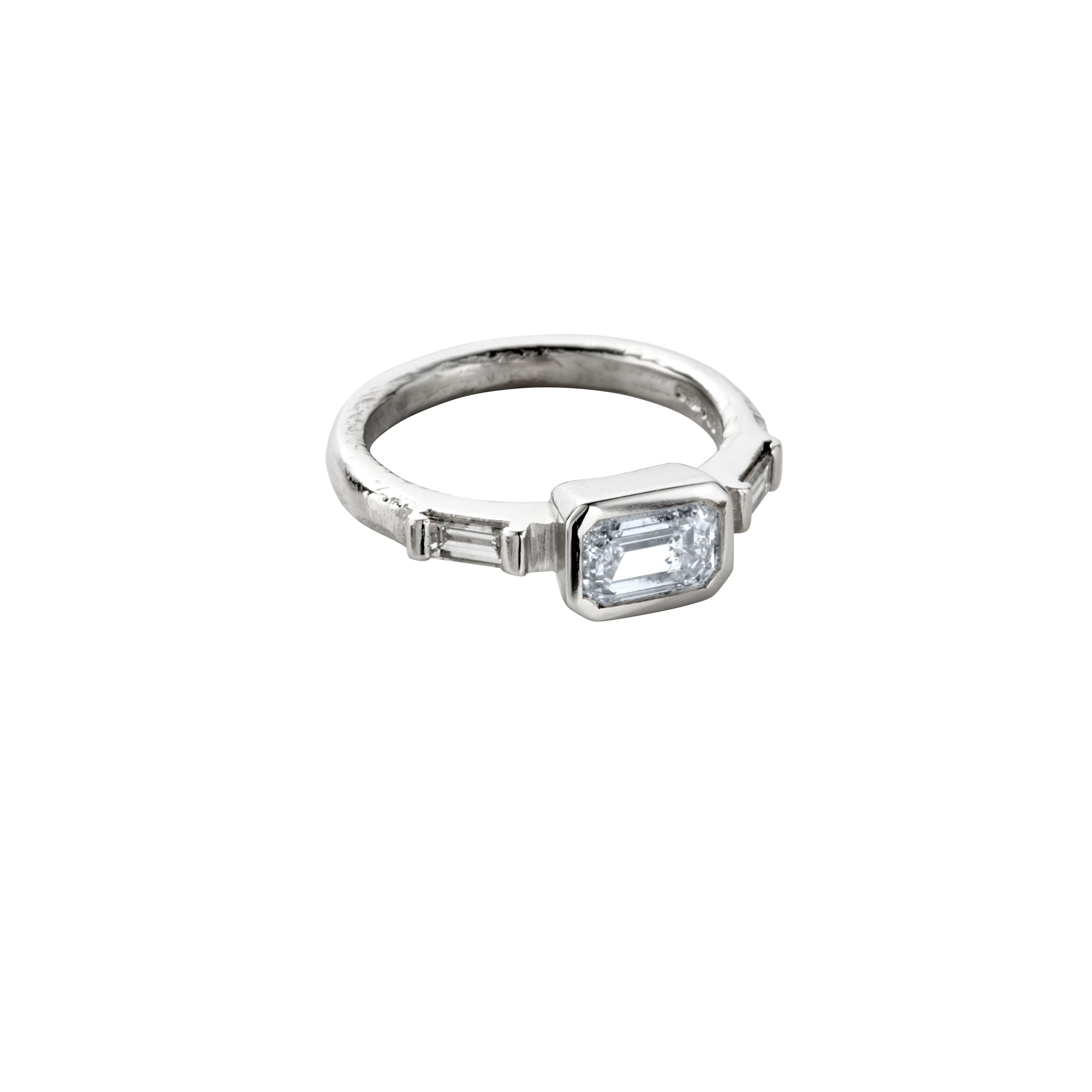AMARA Platinum Diamond Ring