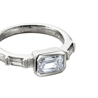 AMARA Platinum Diamond Ring