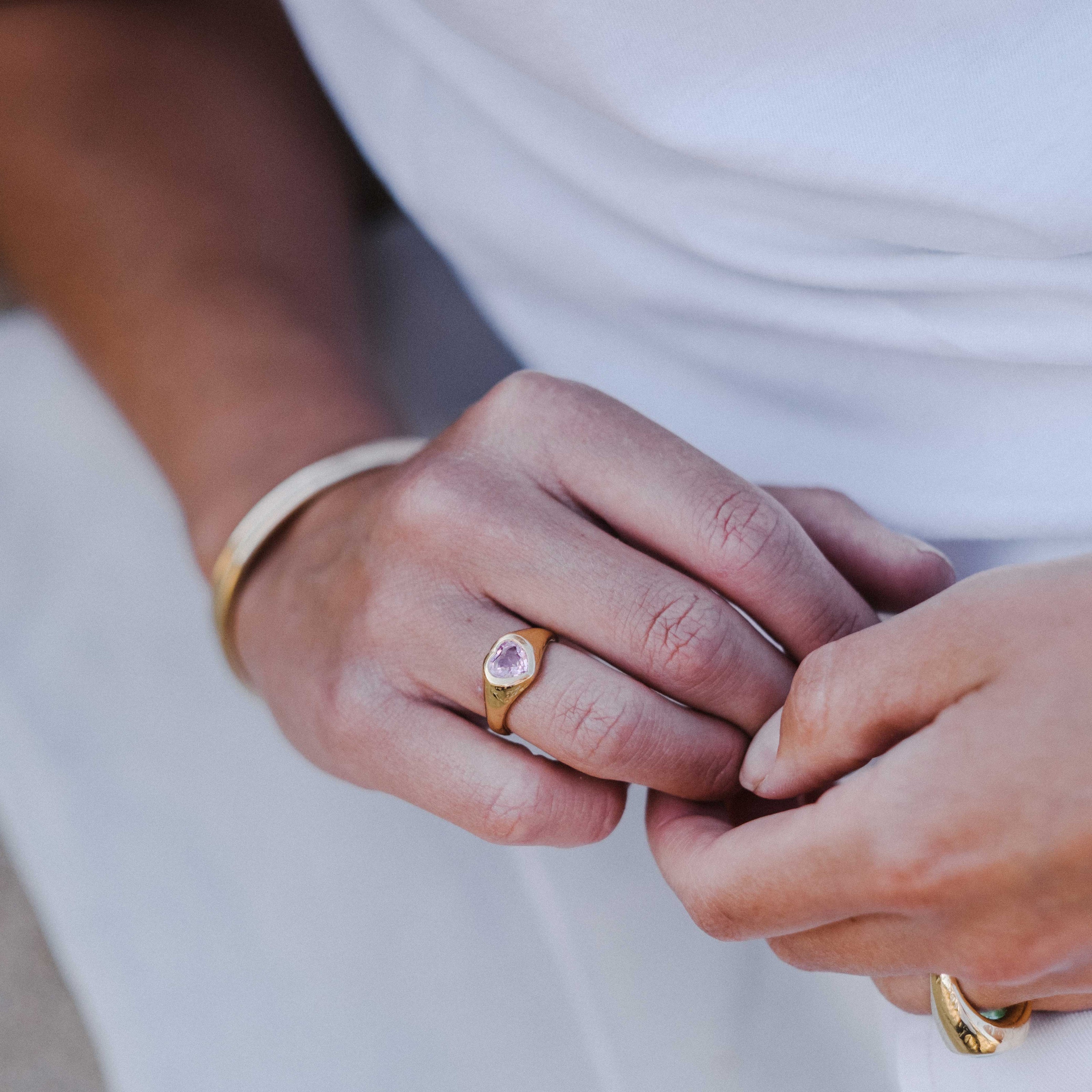 PETIT AMOUR Gold Pink Sapphire Heart Ring
