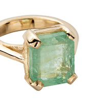 EIRENE Gold Emerald Claw Ring