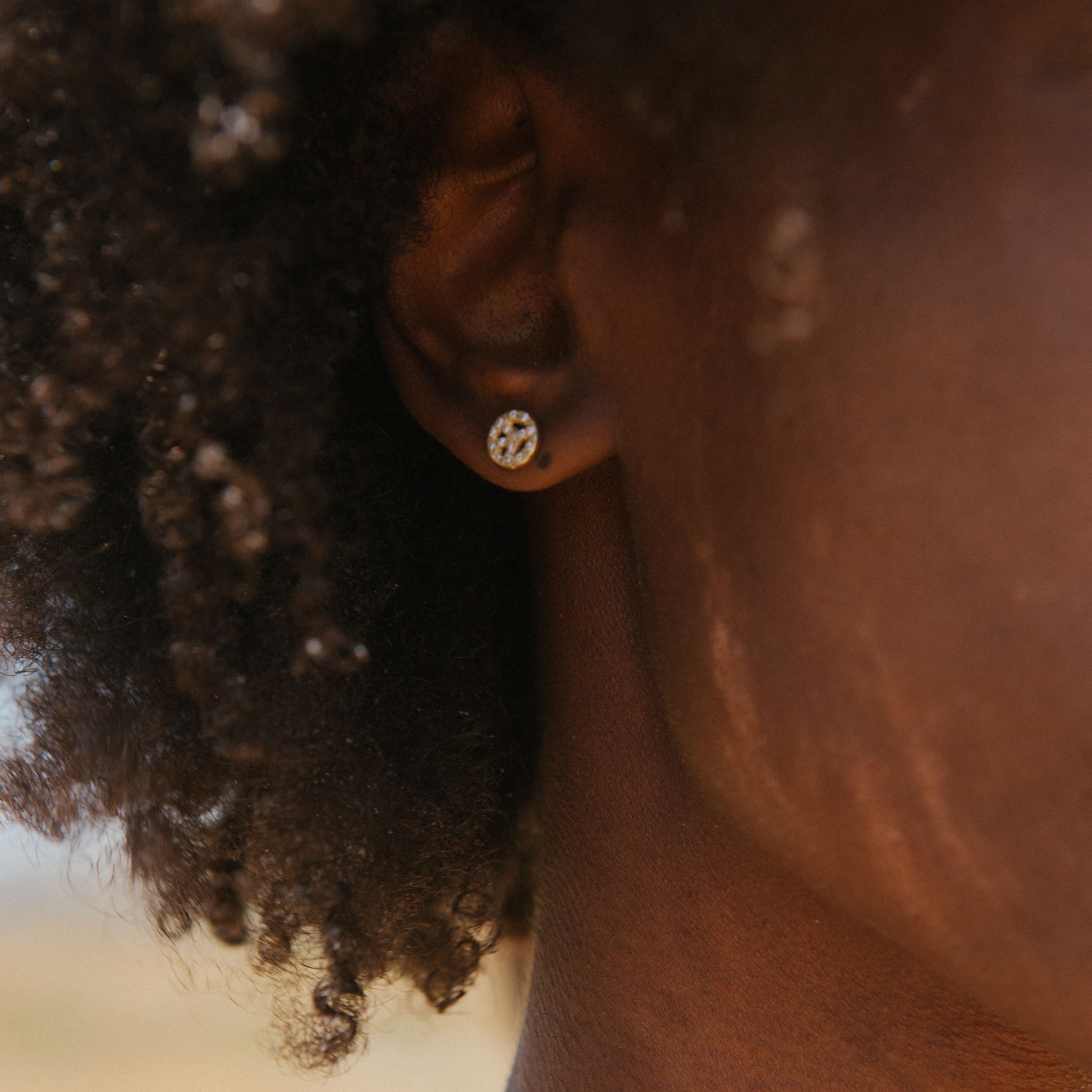 Gold Diamond Little Peace Single Ear Charm