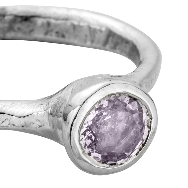 IRIS White Gold Pink Sapphire Ring