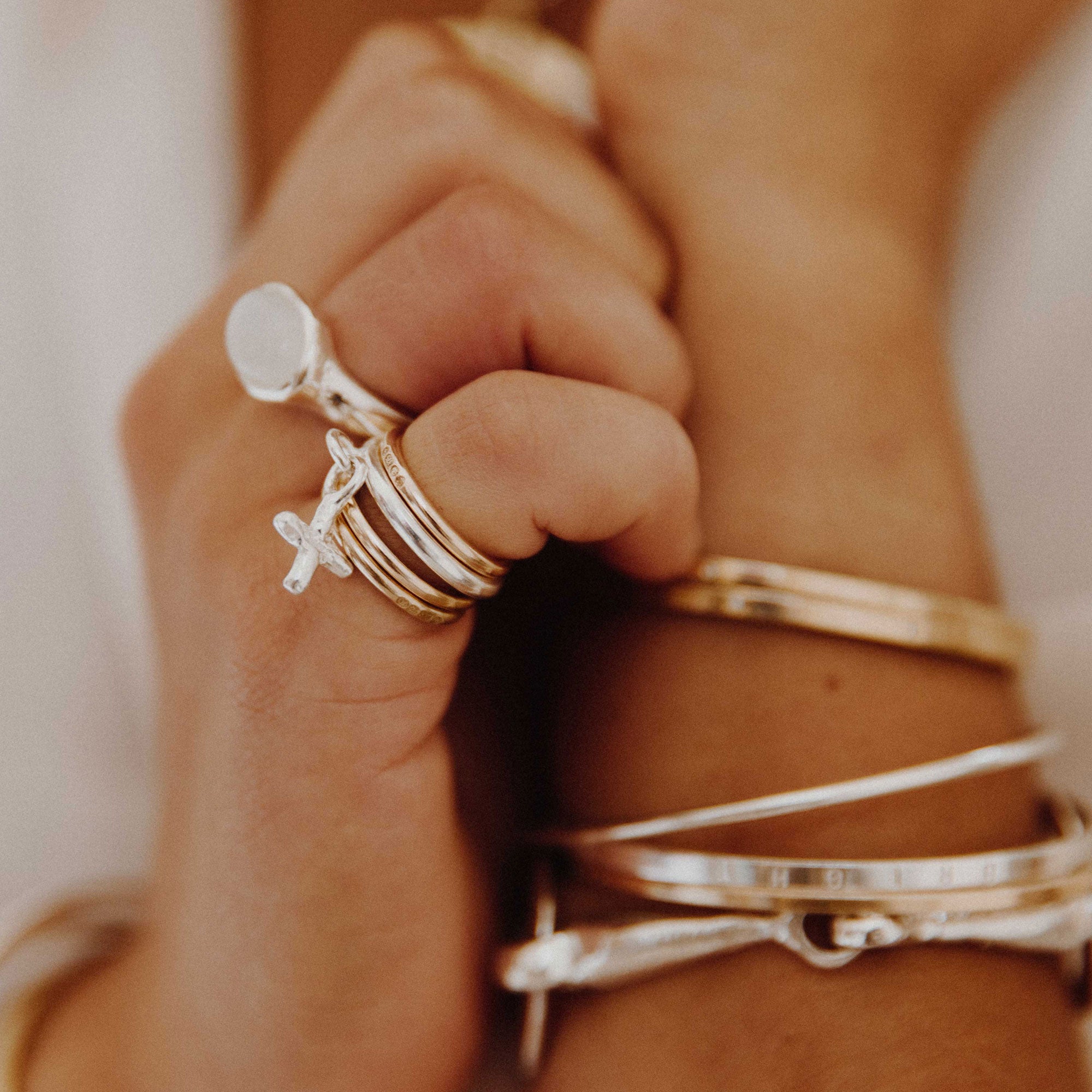 Silver Falling Mini Kiss Ring