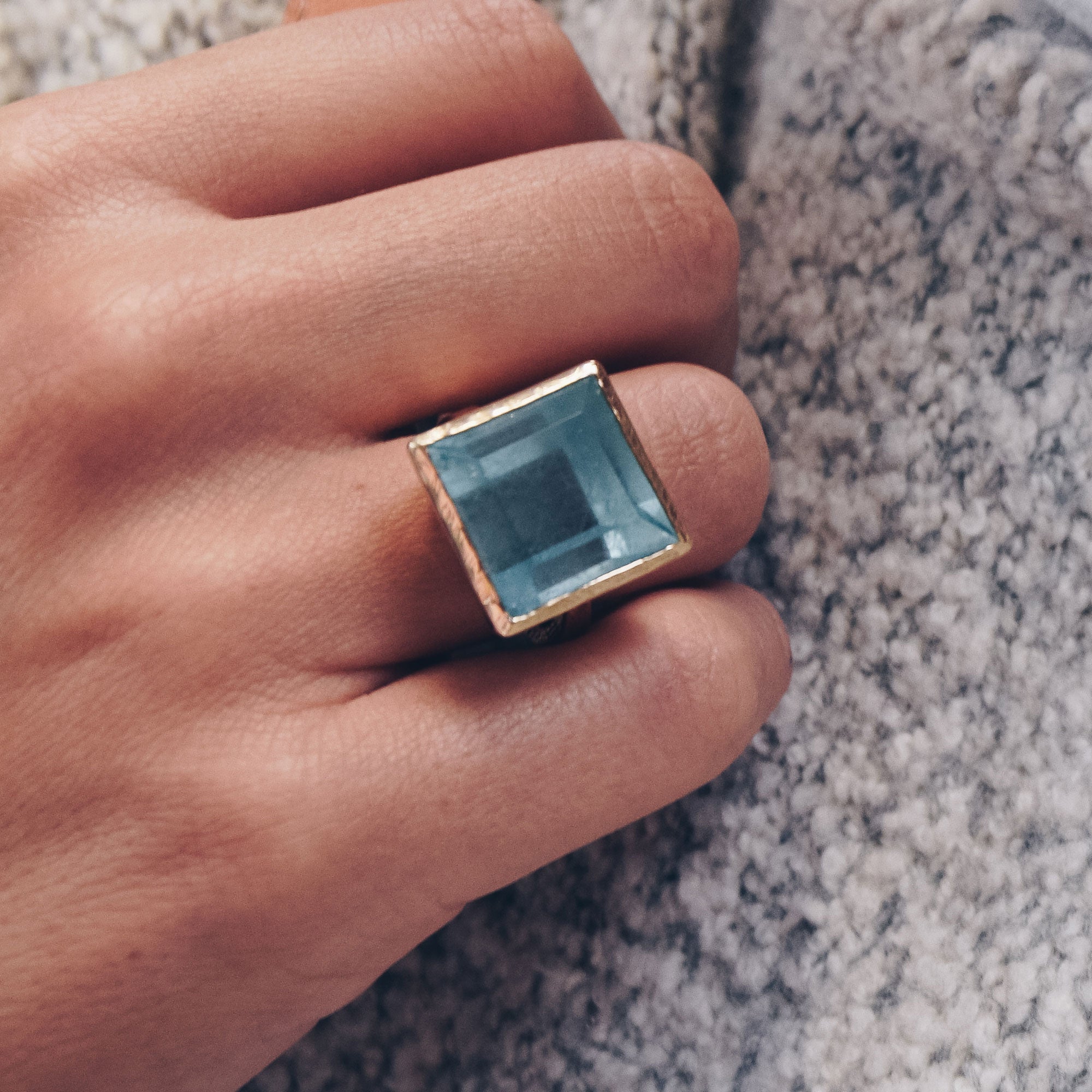 THETIS Aquamarine Gold Ring
