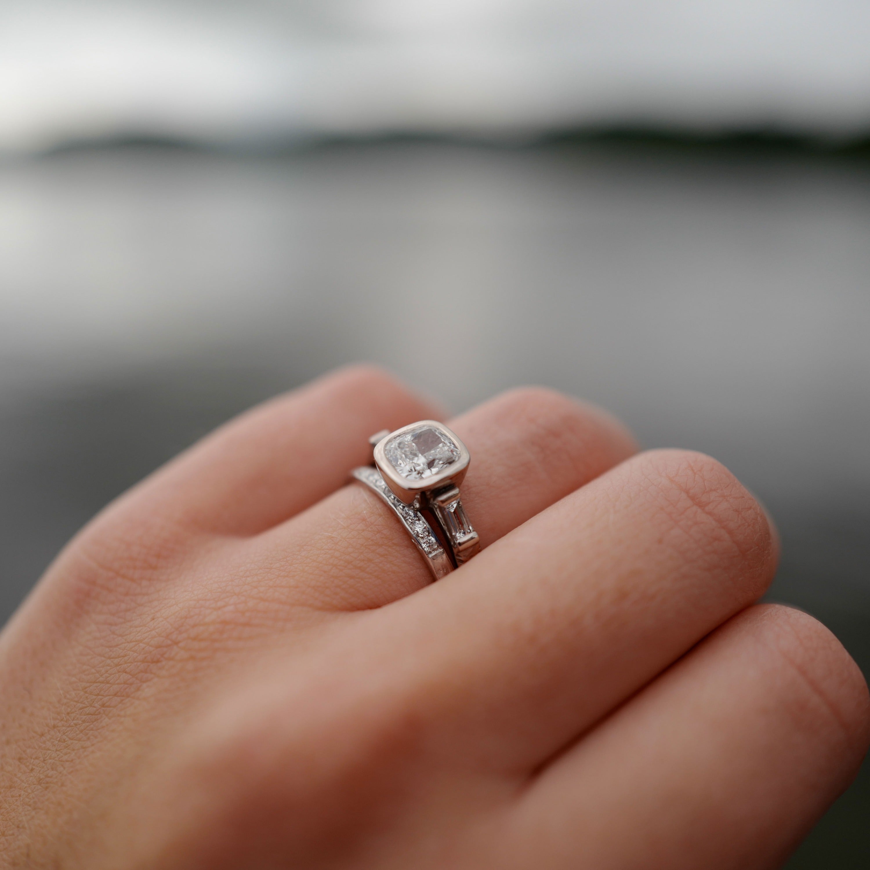 VIDA White Gold Diamond Ring